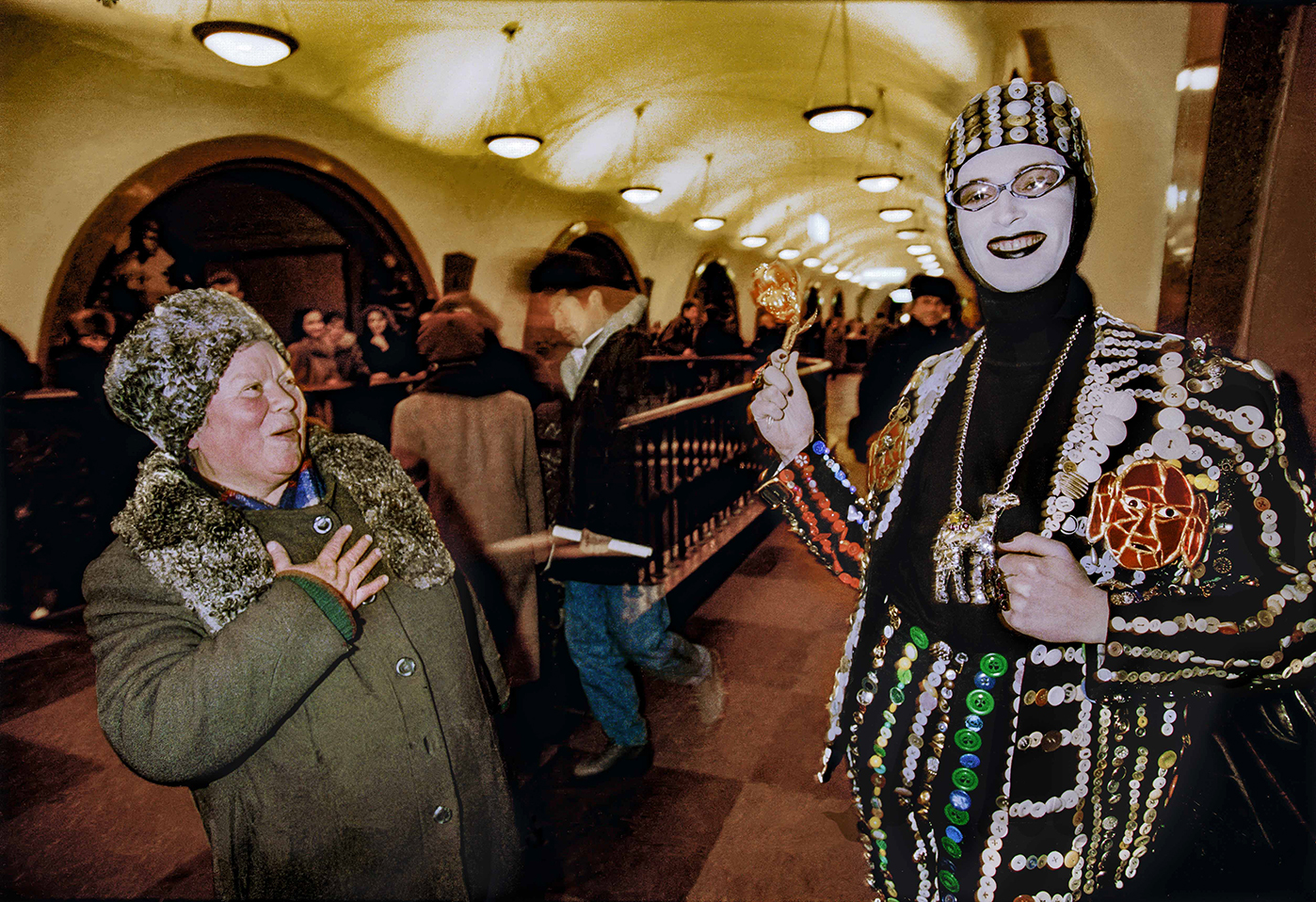 In den Gängen der Moskauer U-Bahn, 1993. © Hans-Jürgen Burkard