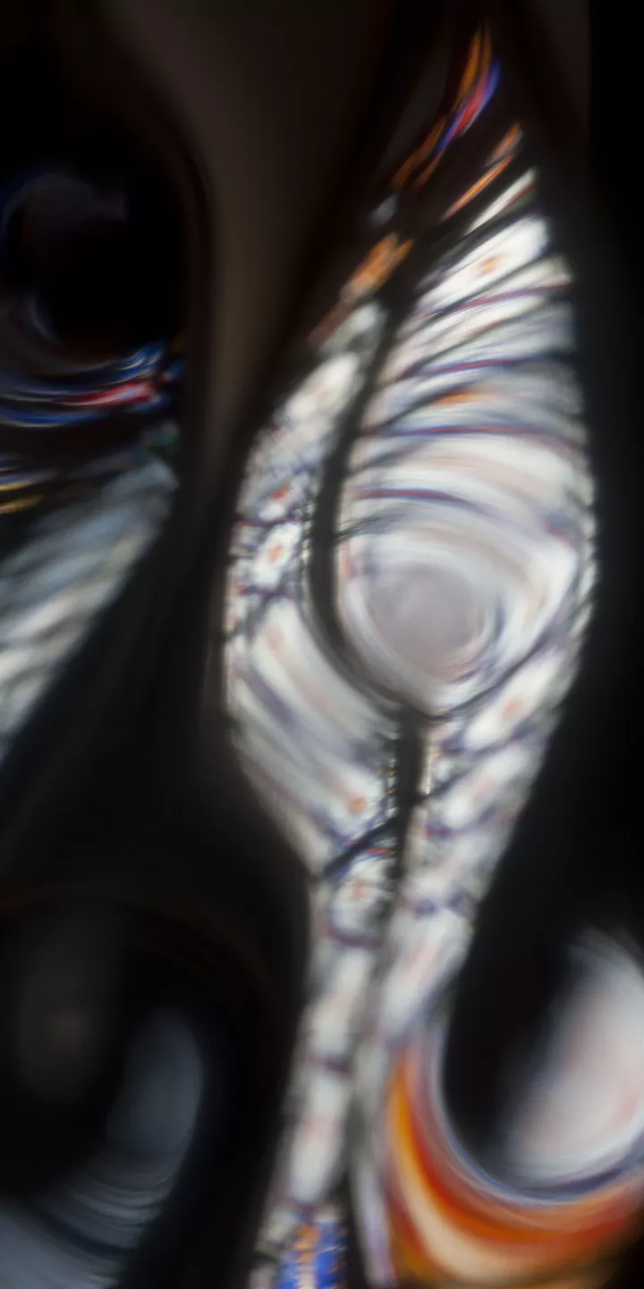 Photo-Qubit Domfenster im gebogenen Spiegel Photonenwelle Photonenwelle