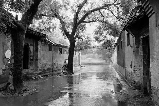 Xu Yong, Liuxiang Hutong, 1989 © Xu Yong, courtesy of Galerie Julian Sander