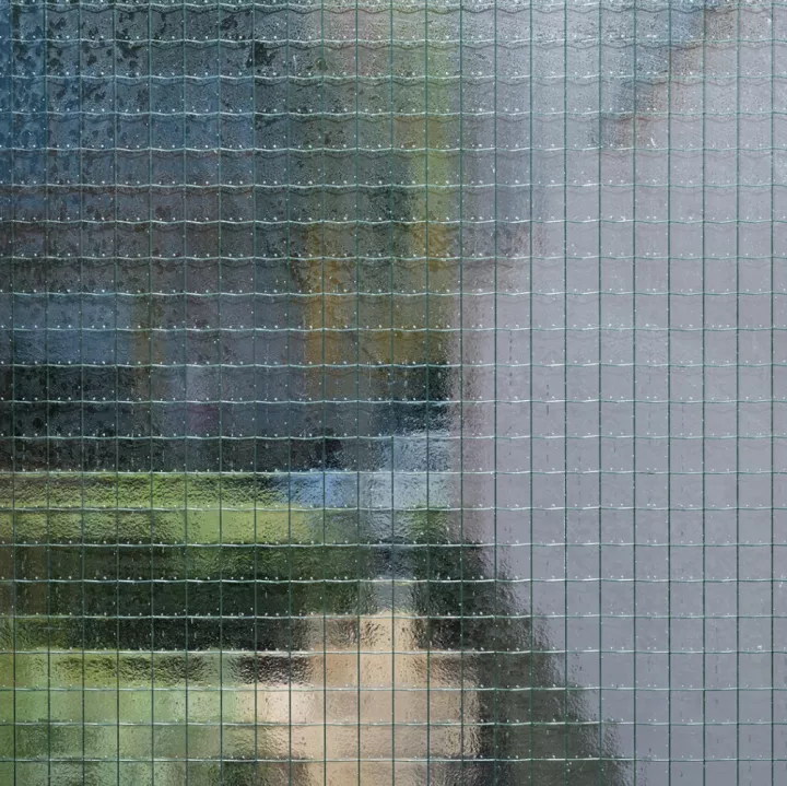 Hört Tiergarten: o.T. 13 (inside-out / Frankfurt II), 2020, aus der Serie Inside-Out, in progress since 2020, ink jet print on backlit-film, light box, 100 x 100 cm © Götz Tiergarten / VG Bild-Kunst, Bonn, 2022 Hört Tiergarten: o.T. 13 (inside-out / Frankfurt II), 2020, aus der Serie Inside-Out, in progress since 2020, ink jet print on backlit-film, light box, 100 x 100 cm © Götz Tiergarten / VG Bild-Kunst, Bonn, 2022
