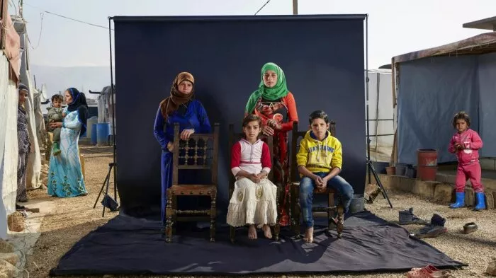 „Khawle’s family“ im Flüchtlingslager Bekaa Valley im LibanonFoto: © Dario Mitidier