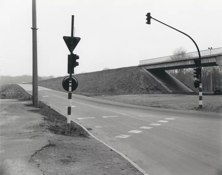 Matthias Hoch, Leipzig II, 1986, silver gelatin print, 40 x 50 cm, © 2023 VG Bildkunst Bonn Matthias Hoch, Leipzig II, 1986, silver gelatin print, 40 x 50 cm, © 2023 VG Bildkunst Bonn