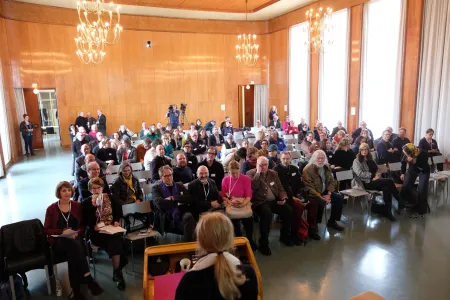 Blick in die Aula der KHB. Foto: Denis Brudna