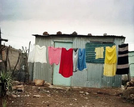 Lindokuhle Sobekwa "Ziyanda’s clothing", 2013 Foto: © Lindokuhle Sobekwa