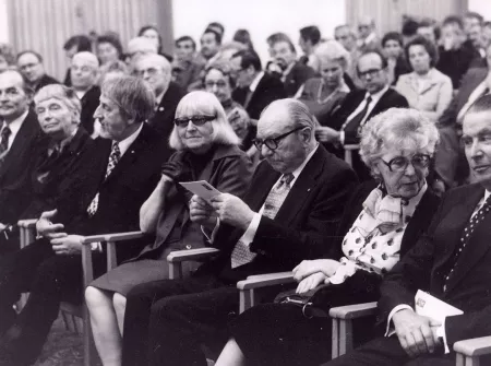 Kulturpreisverleihung an Liselotte Strelow, Regina Relang, Rosemarie Clausen, 9. September 1976, Köln, Gürzenich, Photo: Helmut Jüliger