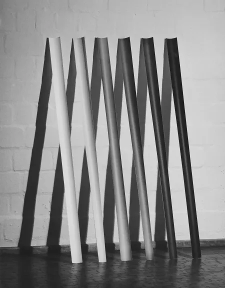Gottfried Jäger, Gradation, 1983 Fotopapierarbeit XXII 1983, 1-6. Silbergelatine-Barytpapiere, je 105 x 9 cm Installation