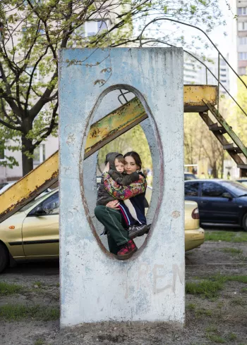 Teil der Gewinnerserie des Deutschen Friedenspreis für Fotografie 2023: "Young People Photographed in Kyiv, April and May 2022" von Sebastian Wells & Vsevolod Kazarin, Deutschland