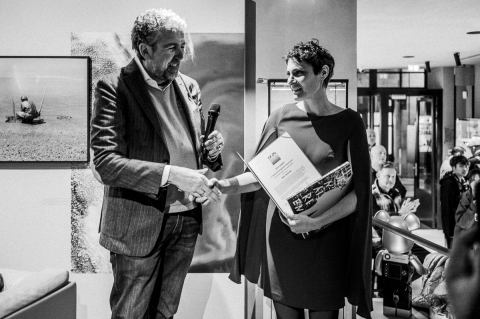DGPh 4Ward | EMERGING PHOTOGRAPHER AWARD. Leica Gallery in Paris. Mika Sperling (award winner) and Thomas Gerwers (DGPh, Director of DGPh Section Art, Market and Law) © Ruediger Glatz