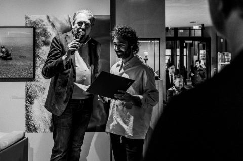 DGPh 4Ward | EMERGING PHOTOGRAPHER AWARD. Leica Galerie in Paris. Marco Dirr (honorable mention) and Thomas Gerwers, DGPh, Vorsitzender der DGPh Sektion Kunst, Markt und Recht. © Ruediger Glatz
