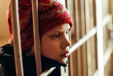 In Gewahrsam. Porträt eines Jungen und mehrfachen Mörders, Moskau, 1994. © Hans-Jürgen Burkardehrfachmörders (300 dpi)