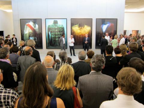 Während der Eröffnung von “Events of the Self" in Neu-Ulm, 2010. Courtesy The Walther Collection - 300 dpi