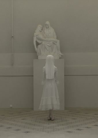 Natalia Evelyn Bencicova »Submission« from the series Enlightenment 2017