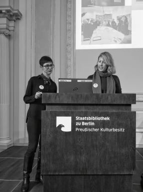 Jessica Morhard und Miriam Zlobinski für die Sektion Geschichte und Archive