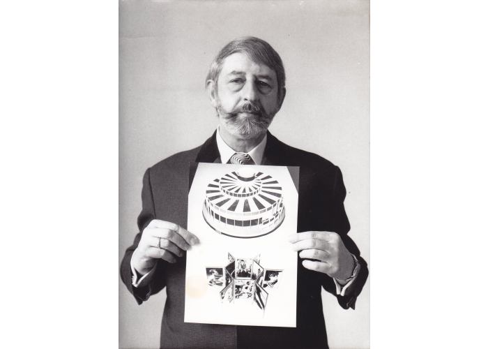 L. Fritz Gruber mit einem "ungewöhnlichen Vorschlag" für die Rotierende Großphotoschau zur Olympiade 1969, Foto: Keystone