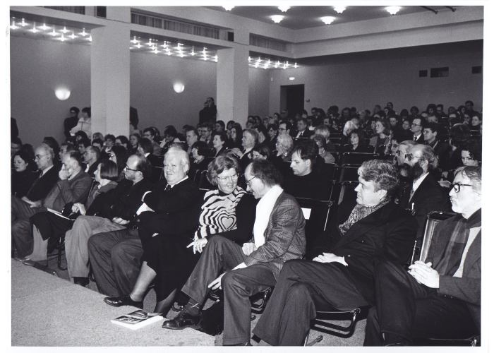 Kulturpreisverleihung 1994, v.r.n.l.: Janos Frecot, ?, Dr. Enno Kaufhold, Frau Steinorth, Dr. Karl Steinorth, Dr. Hubertus von Amelunxen, Frau Starl, Timm Starl, Dr. Hans Friderichs, Christine Frisinghelli